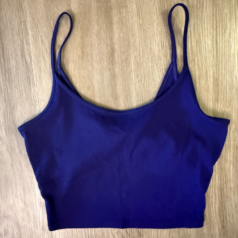 Athleta Crop Top with Twist Back Detail